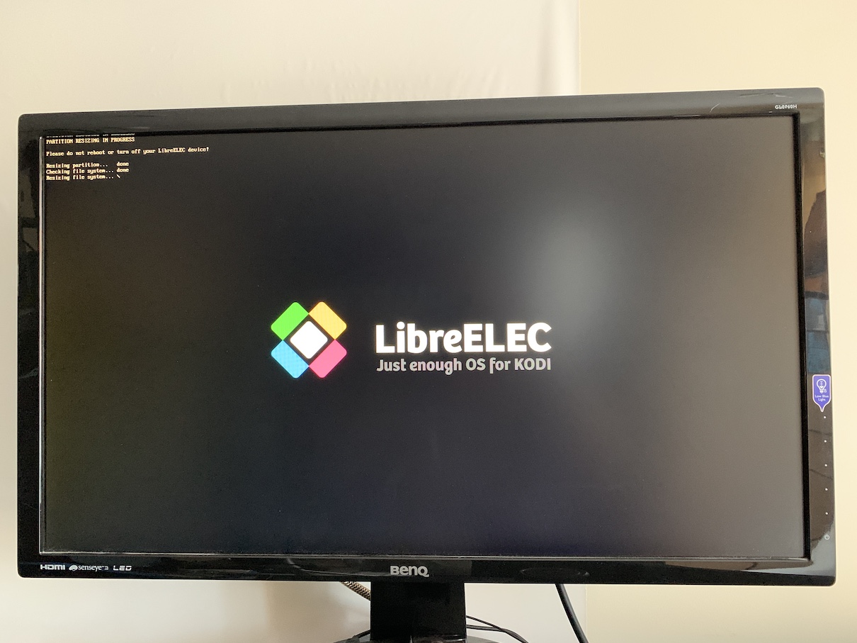 LibreELEC boot screen - resizing the SD card