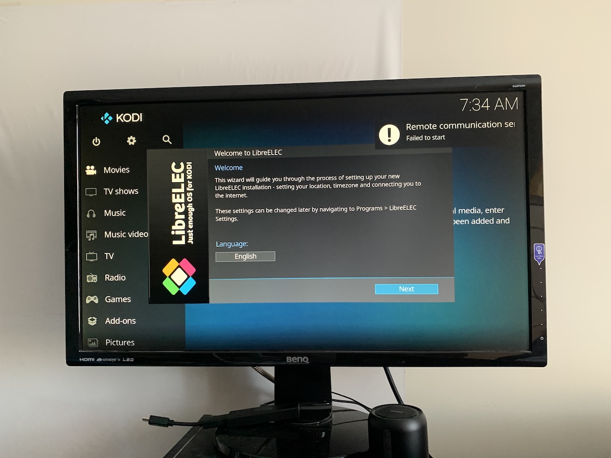 LibreELEC welcome screen asking to select the language